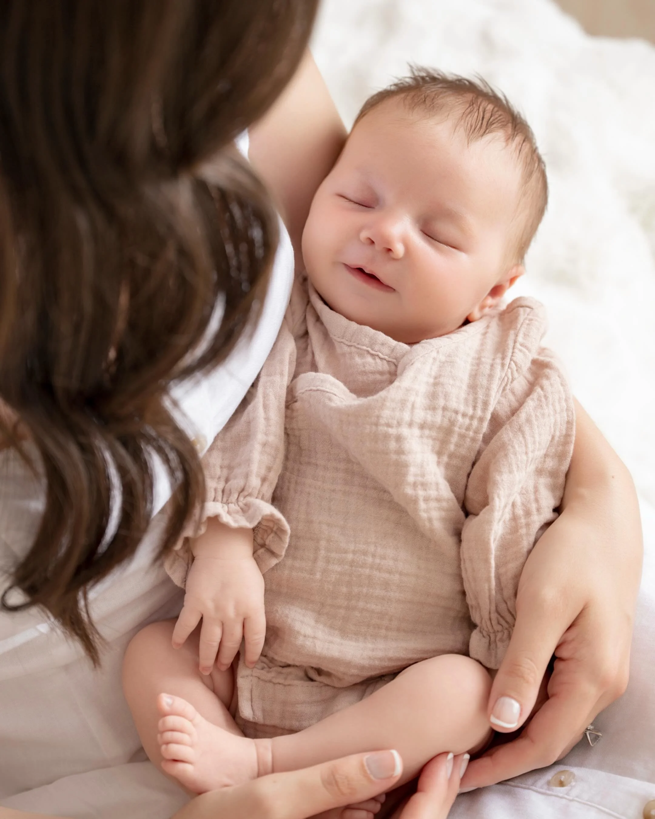 Sweet baby girl 🤍

This lifestyle newborn session was such a dream. She absolutely rocked her entire session, giving us the sweetest little smirks and happily snuggling into her mom and dad every chance she got.

One of my favorite things about newb