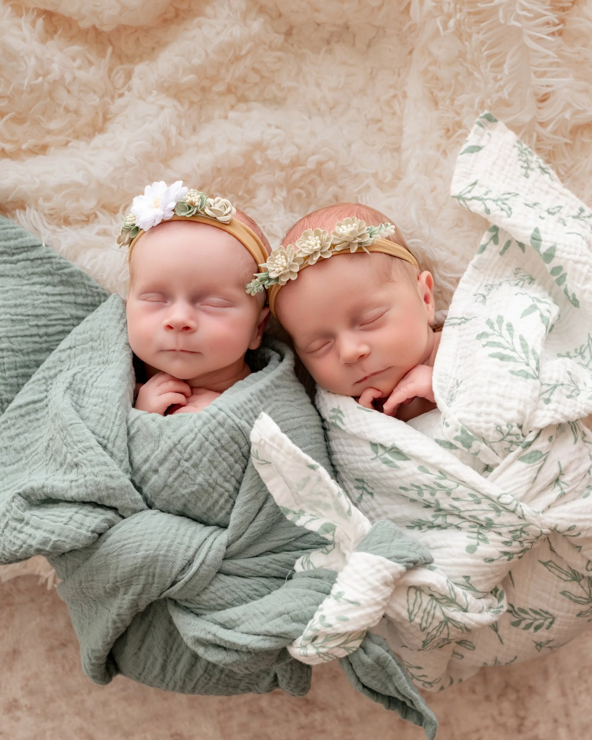 As a twin mom myself, twin newborn sessions will always have a special place in my heart 🤍