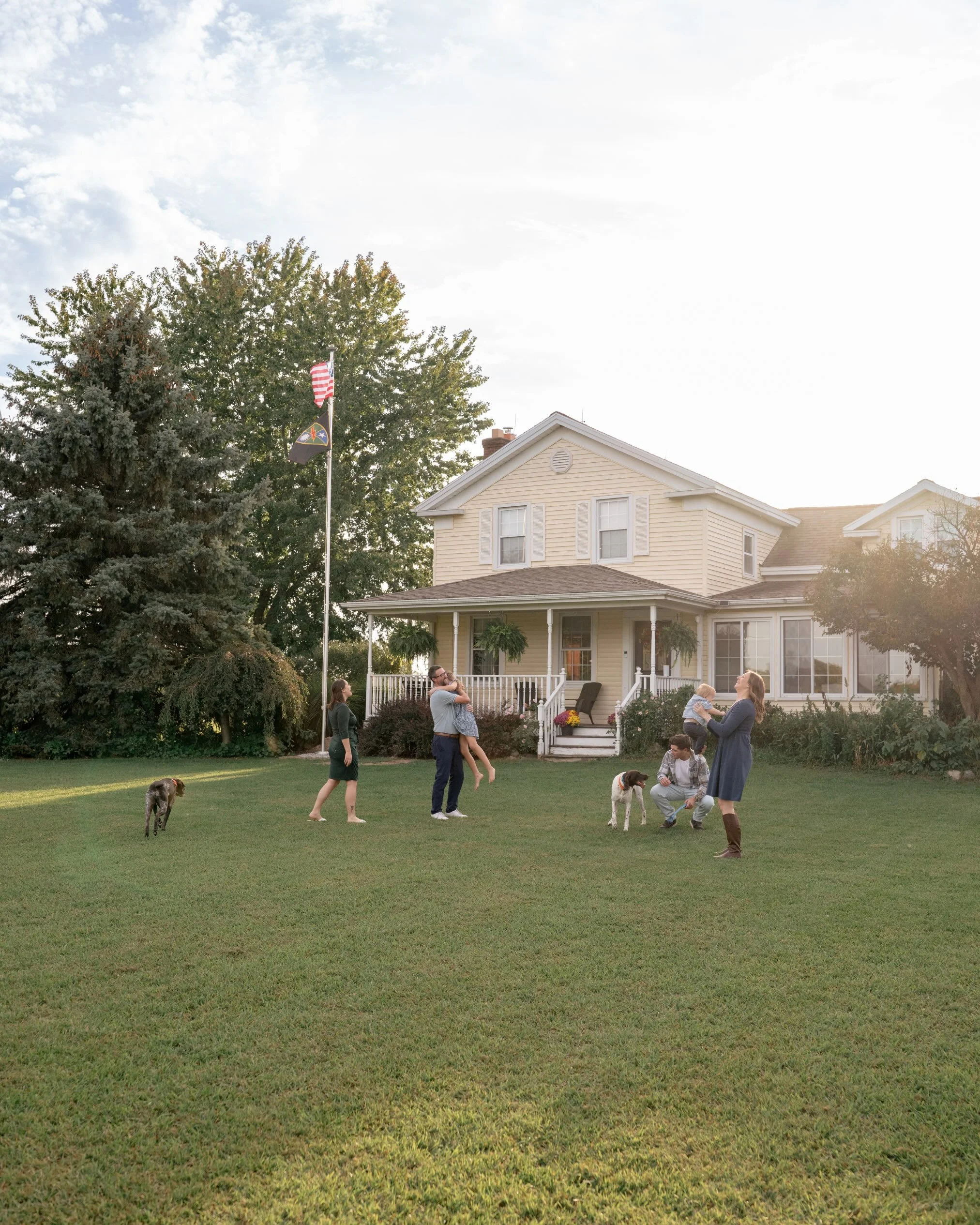 The best sessions happen at home, surrounded by your favorite people. 🏡