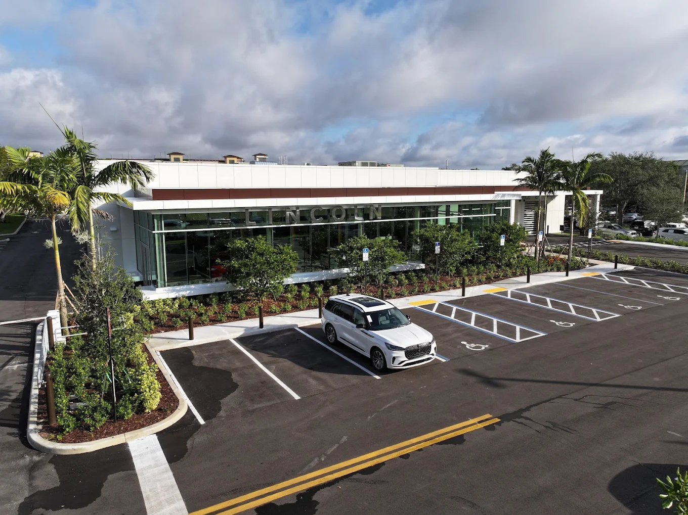 Lincoln Car Dealership - FGBC Commercial Bronze