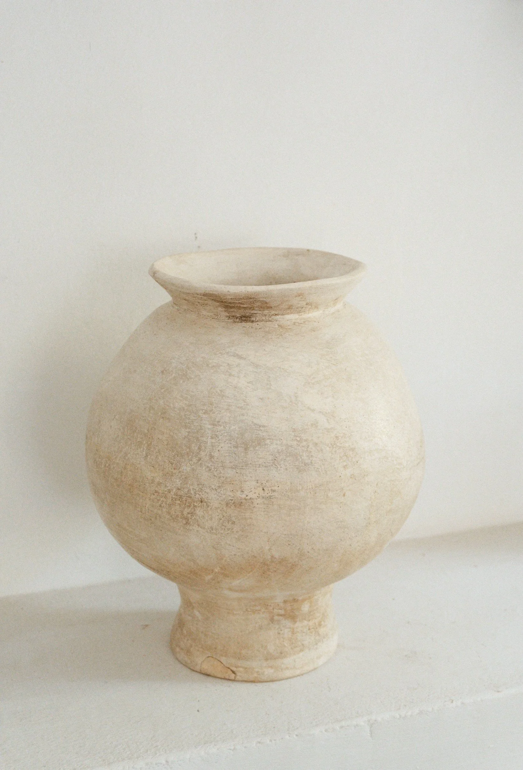 Skip the overwhelm of endless scrolling and shopping. A curated list of handpicked furniture and décor recommendations — tailored to the client's style, space, and budget — makes the buying process simple and stress-free.