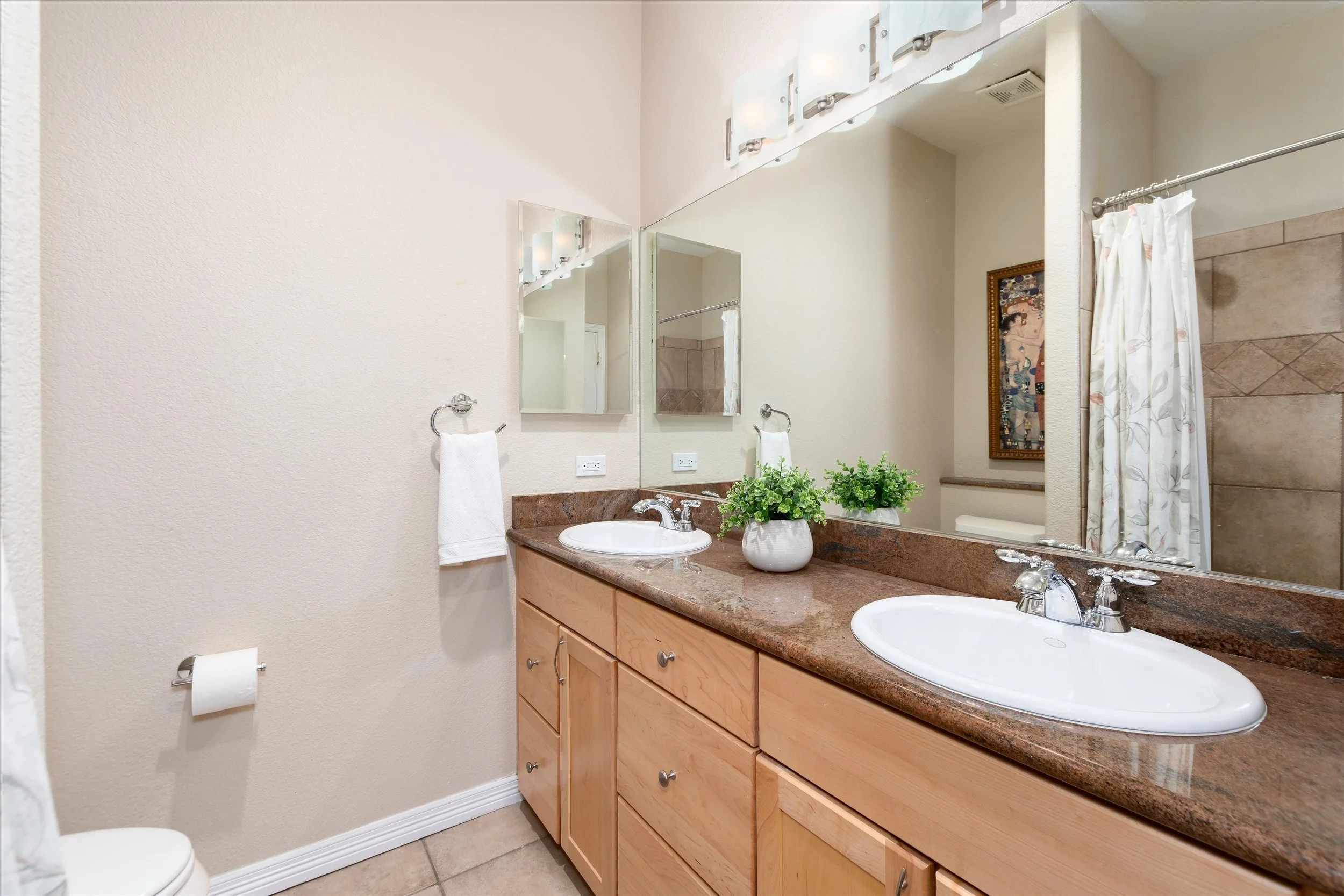 056-3rd Bathroom.jpg