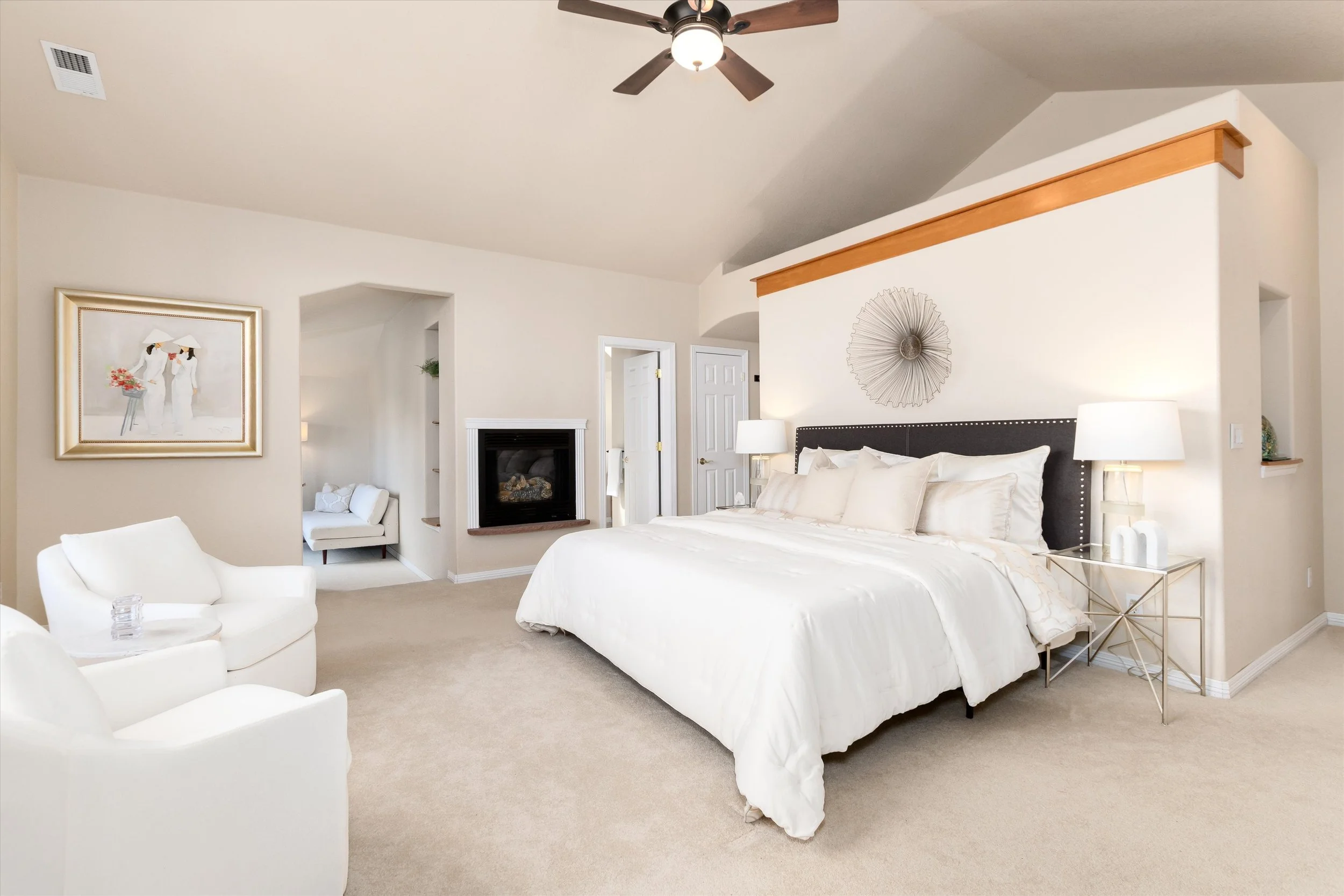 045-Primary Bedroom.jpg