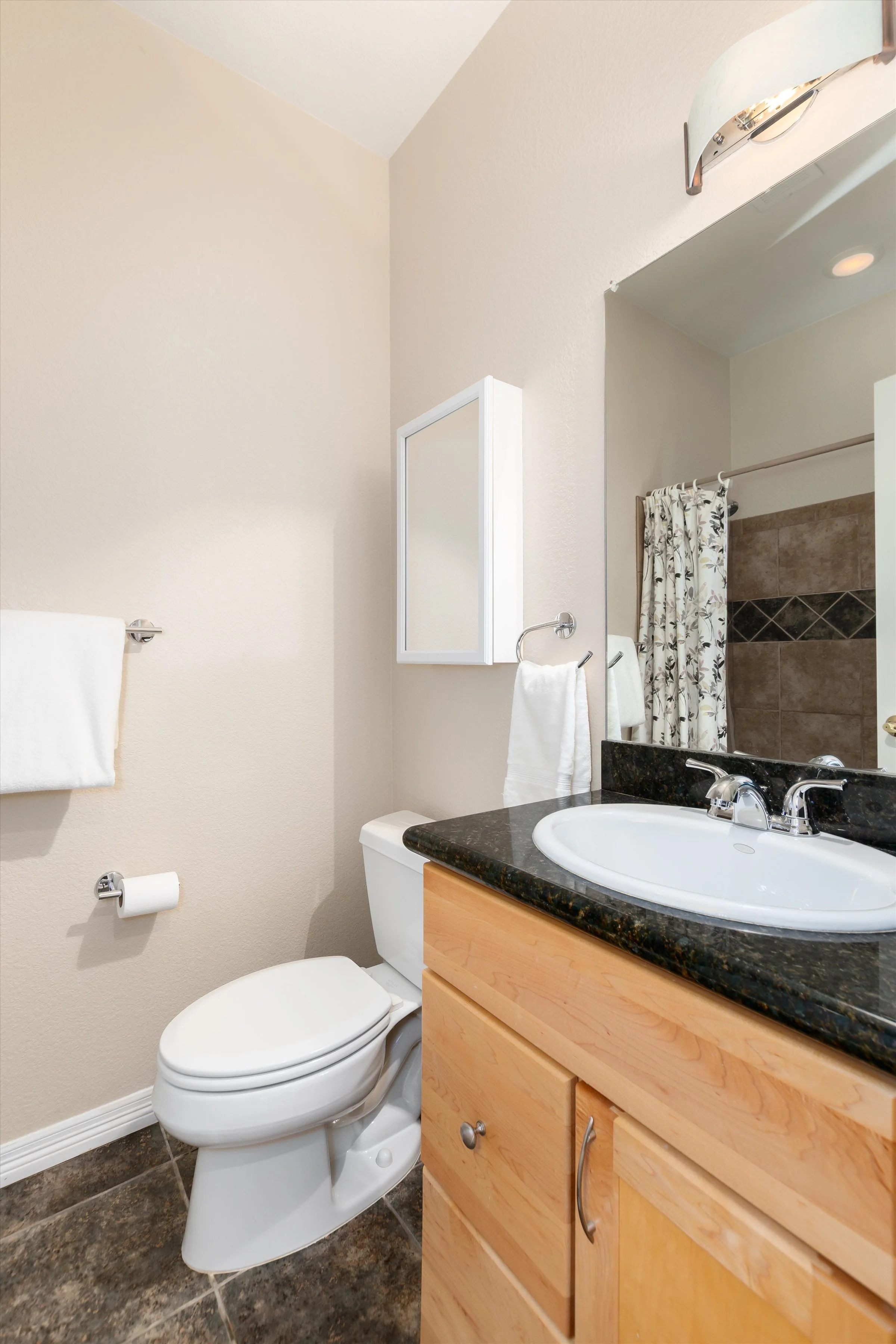 053-2nd Bathroom.jpg