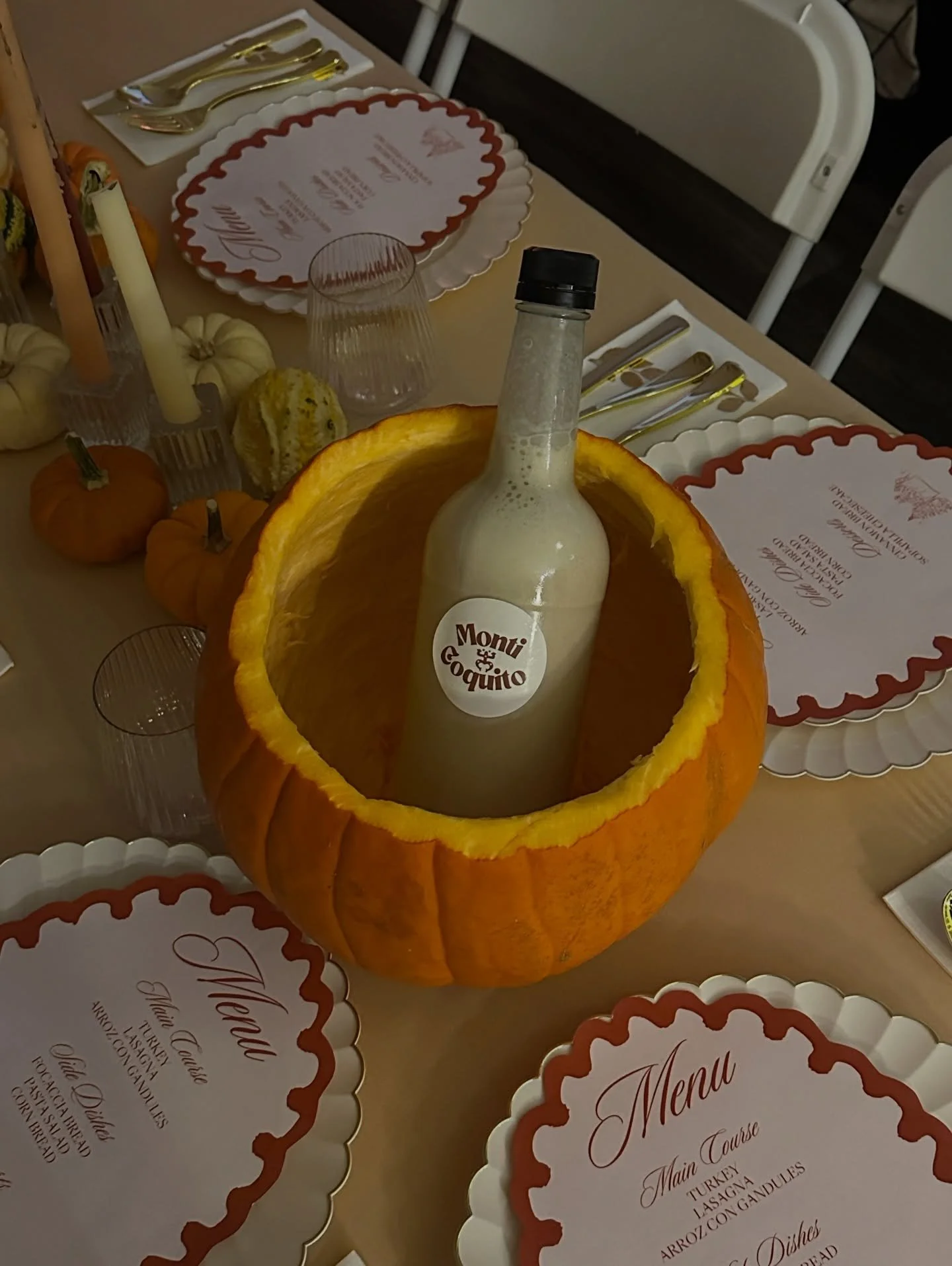 be sure to get your bottle de coquito before sangivin (thanksgiving)! 😛

Picture: @sheisash 
 #orlandofoodie #coquitoforsale #localbusiness