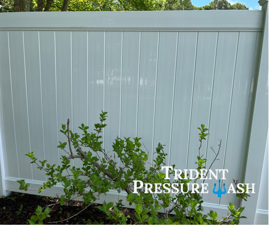 Just cleaned white vinyl fence in Connecticut