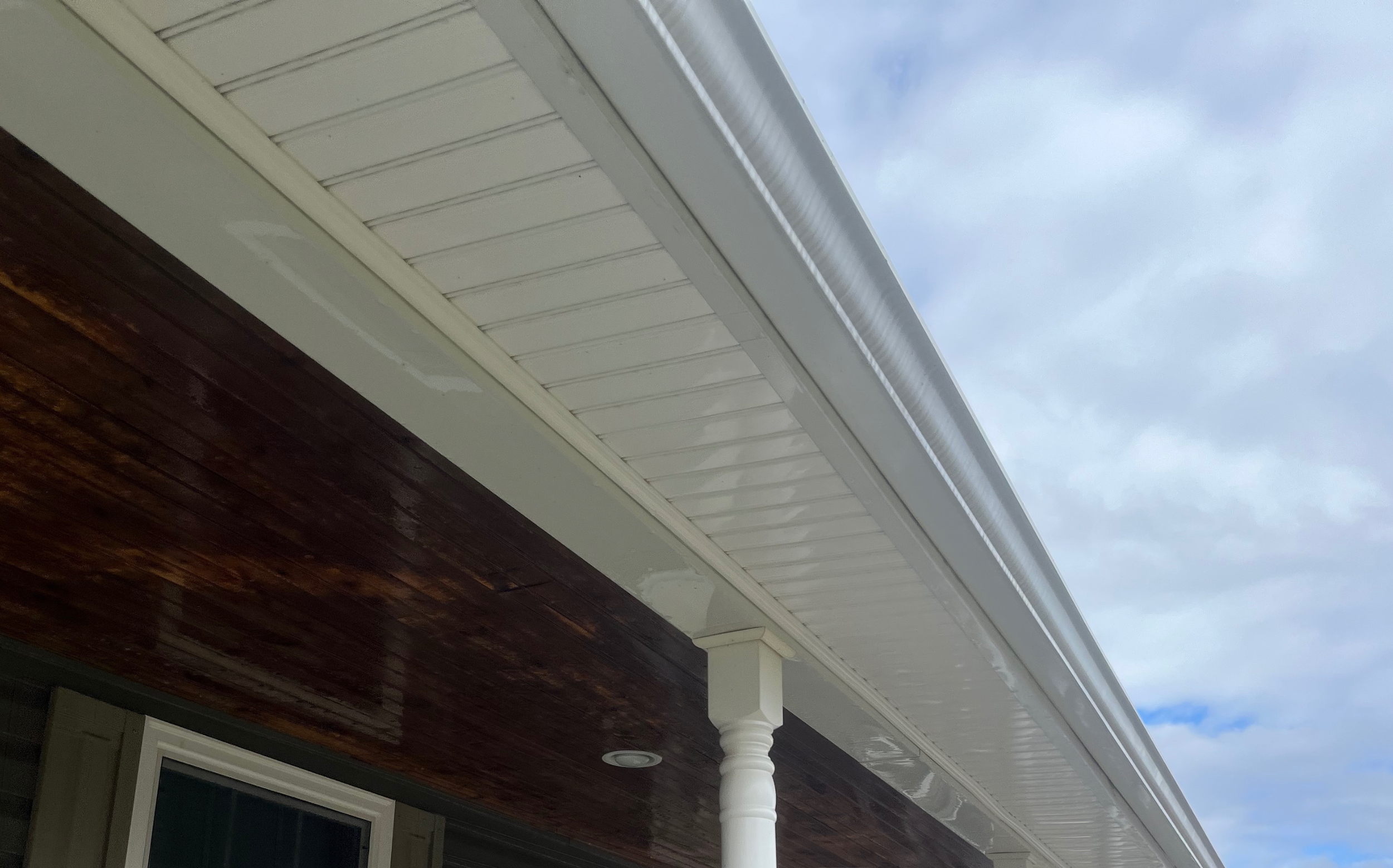 Clean Gutters in Central CT