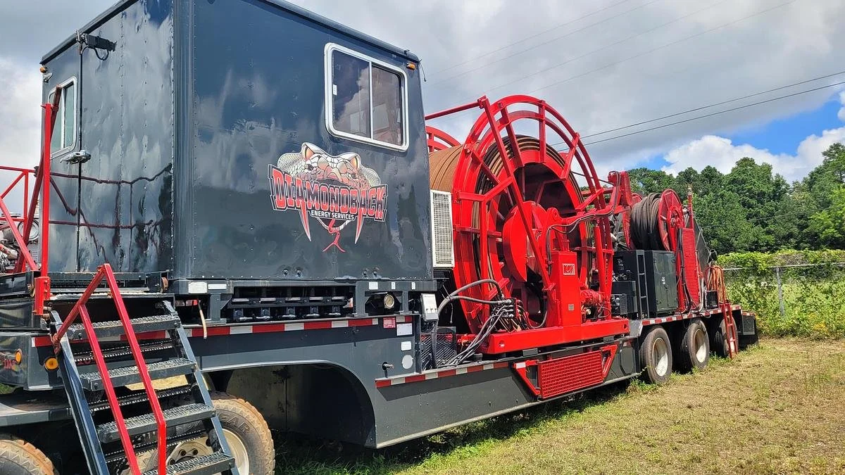 large-used-2003-nov-hydra-rig-coiled-tubing-unit (6).jpg