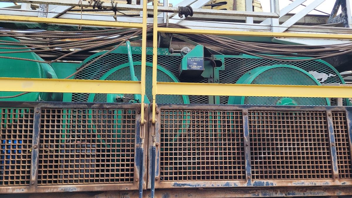 large-used-2013-rig-works-mustang-550-workover-rig (9).jpg