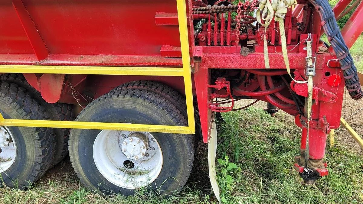 large-used-2005-lanco-750-workover-rig (9).jpg