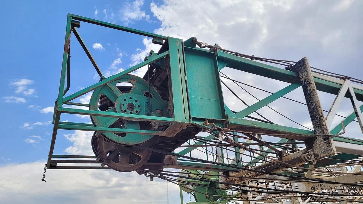 large-used-2013-rig-works-mustang-550-workover-rig (2).jpg