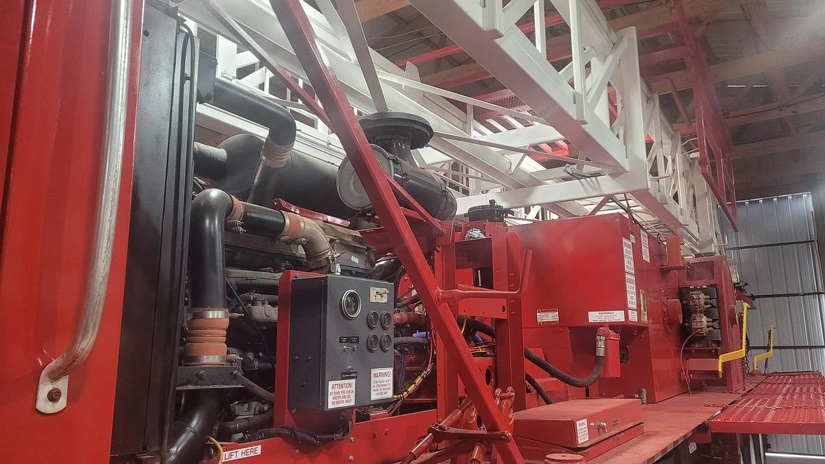 large-refurbished-cameron-550-workover-rig (8).jpg