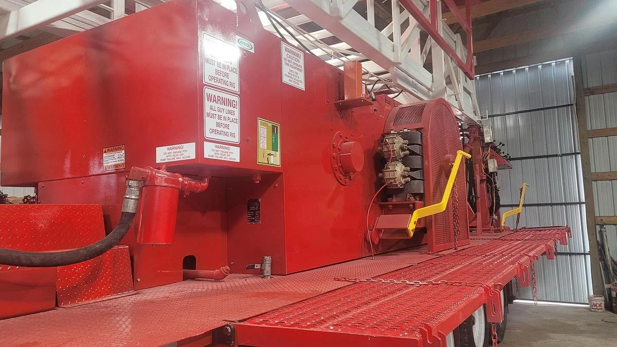 large-refurbished-cameron-550-workover-rig (13).jpg