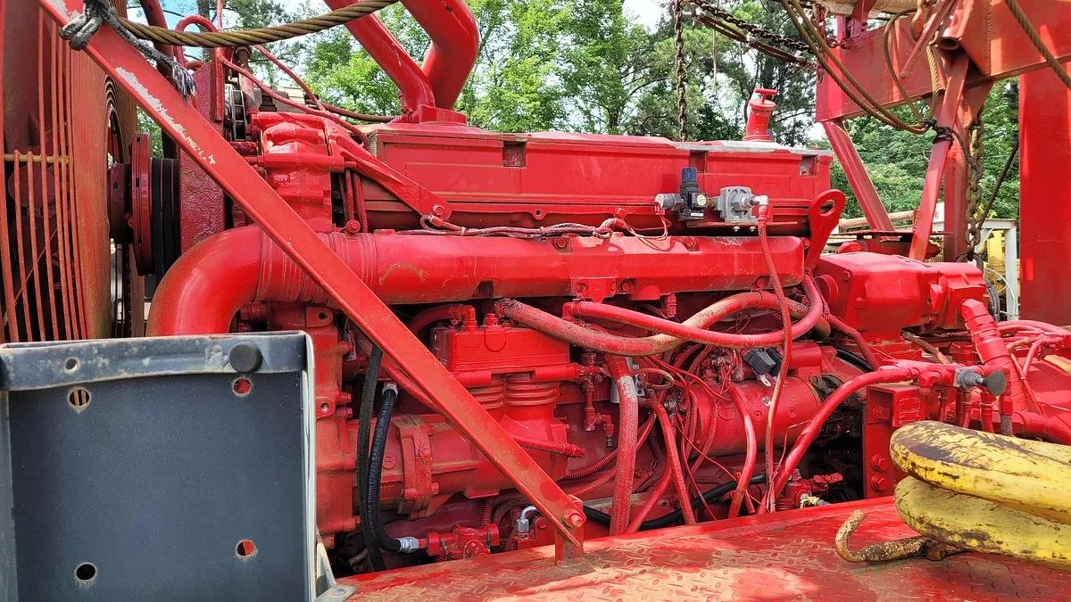 large-used-2005-lanco-750-workover-rig (11).jpg