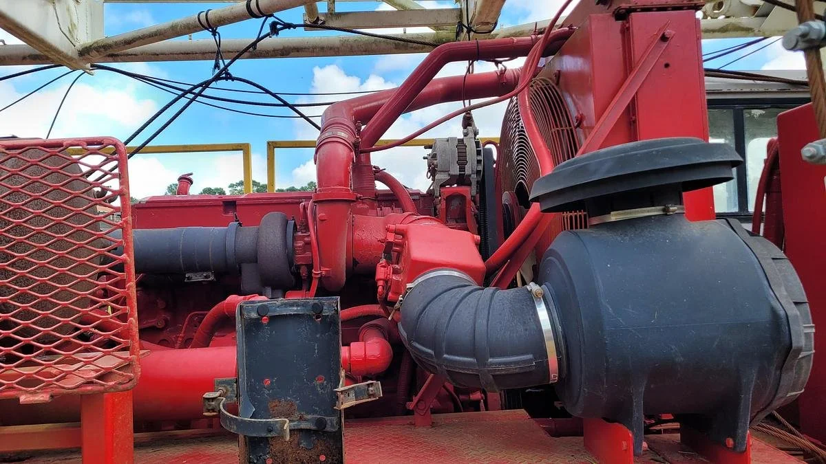 large-used-2005-lanco-750-workover-rig (10).jpg