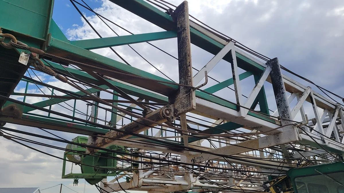 large-used-2013-rig-works-mustang-550-workover-rig (3).jpg