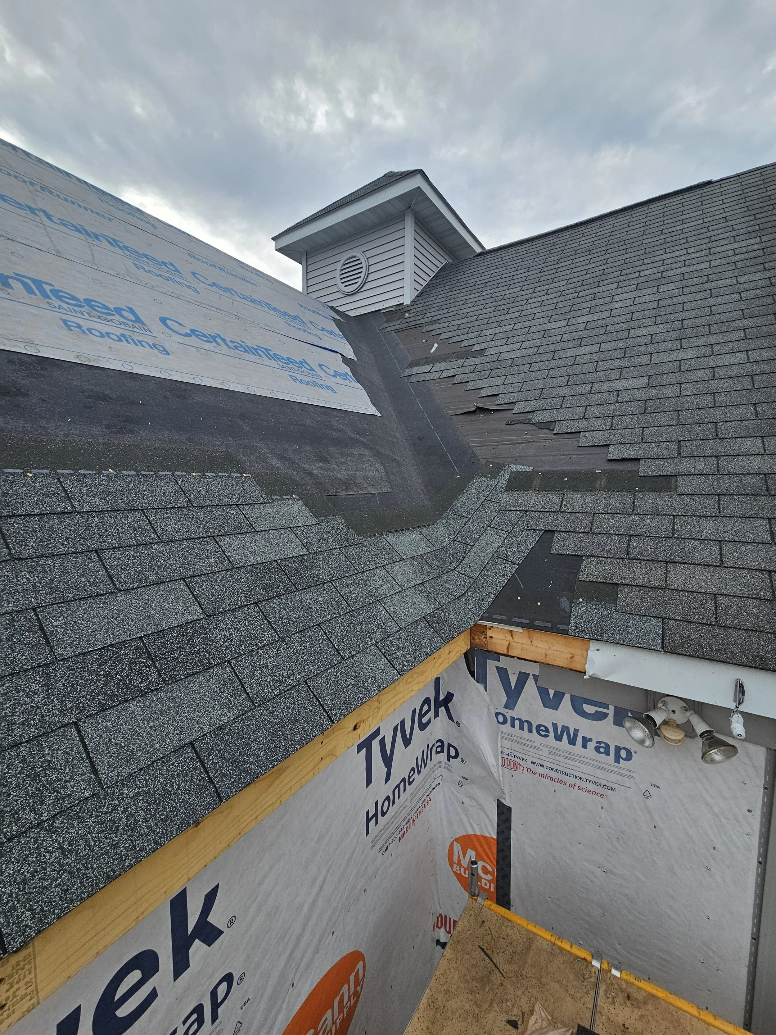 Pace Contracting installing Michigan home roof