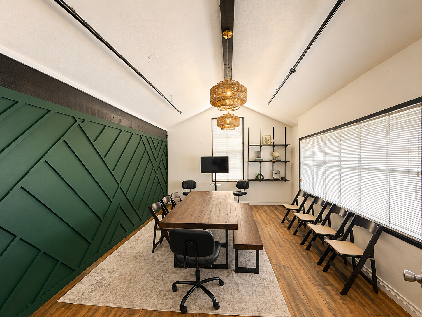 Upstairs Green Room Loft
