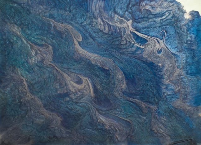 Tableau abstrait avec des courbes bleues et grises, évoquant une scène naturelle ou un paysage stylisé.