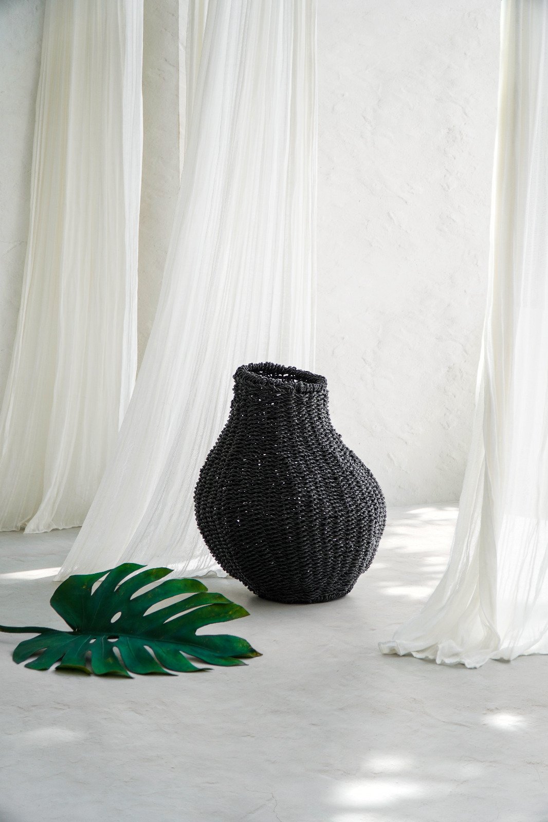 WOONEN VASE