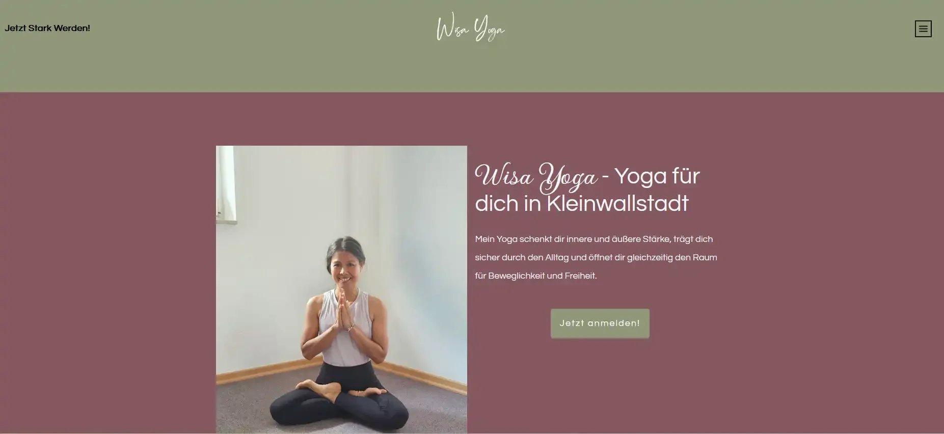 Ein Screenshot einer Webseite für Wisa Yoga, eine Yogalehrerin, die Yoga in Kleinwallstadt anbietet. Im Bild ist eine Frau in Yogaposition sitzend mit verschränkten Händen vor dem Herzen, in einem hellen Raum. Text auf der Seite erwähnt Yoga für innere und äußere Stärke, mit einem Anmeldelink.