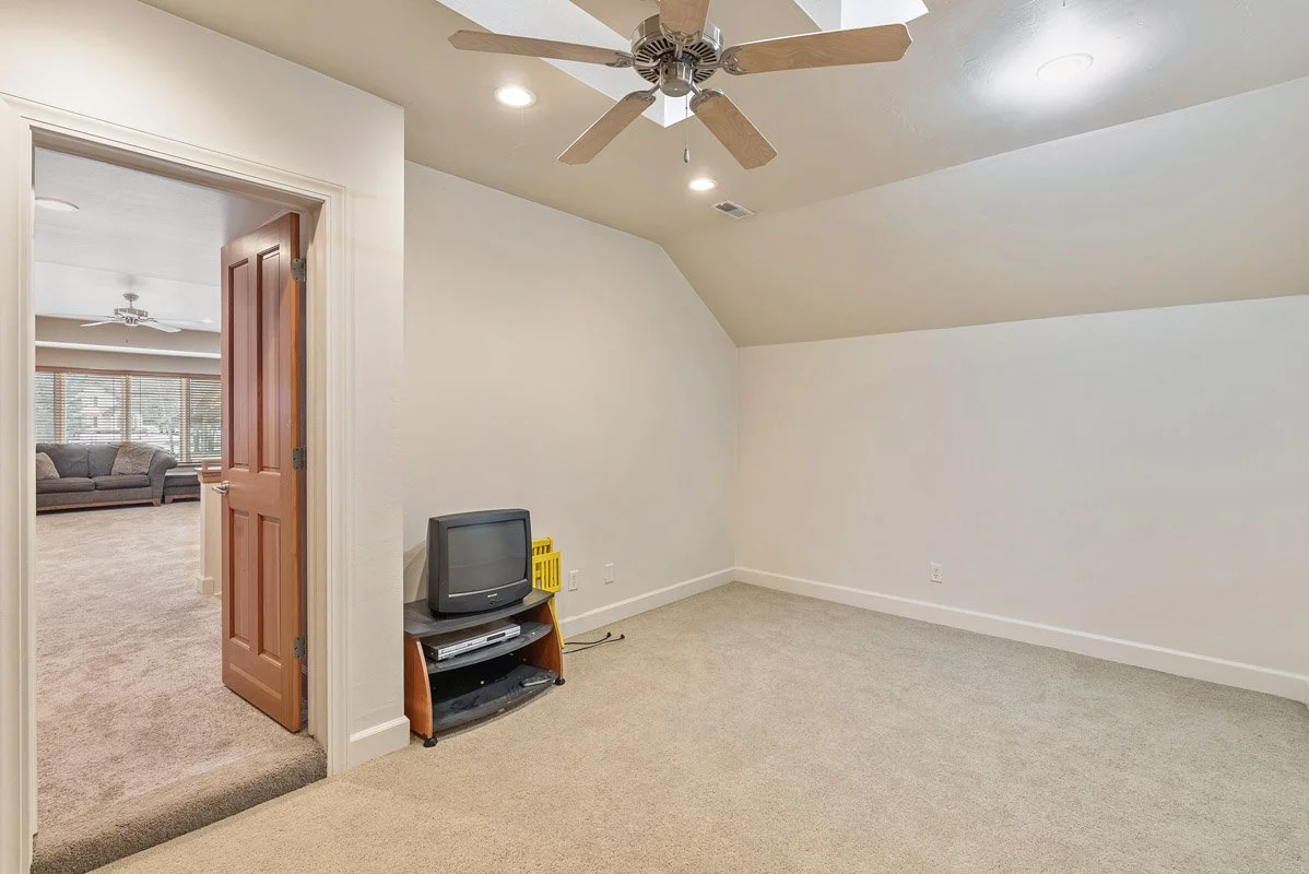 38 - 5 East Village Circle.jpg