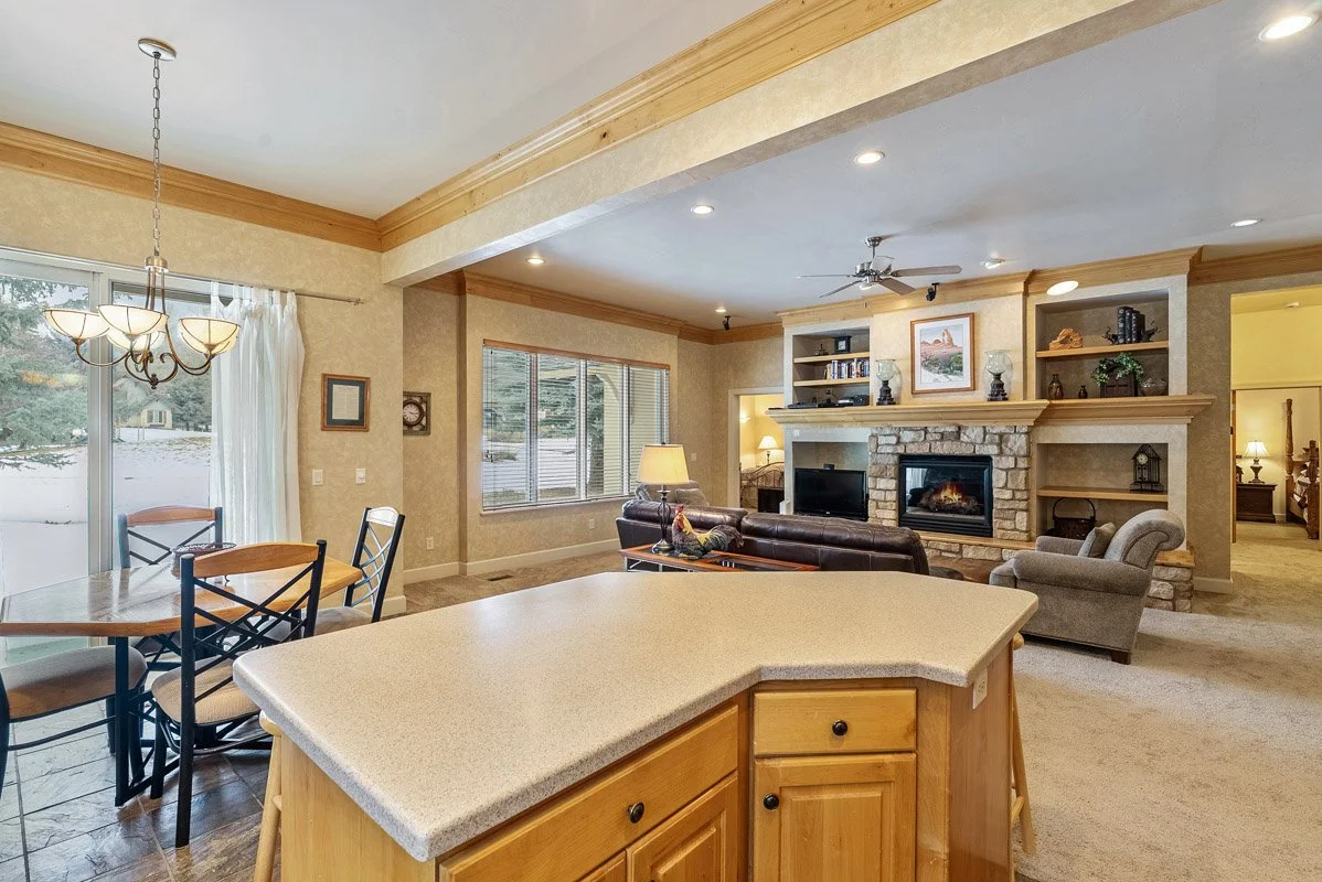 13 - 5 East Village Circle.jpg