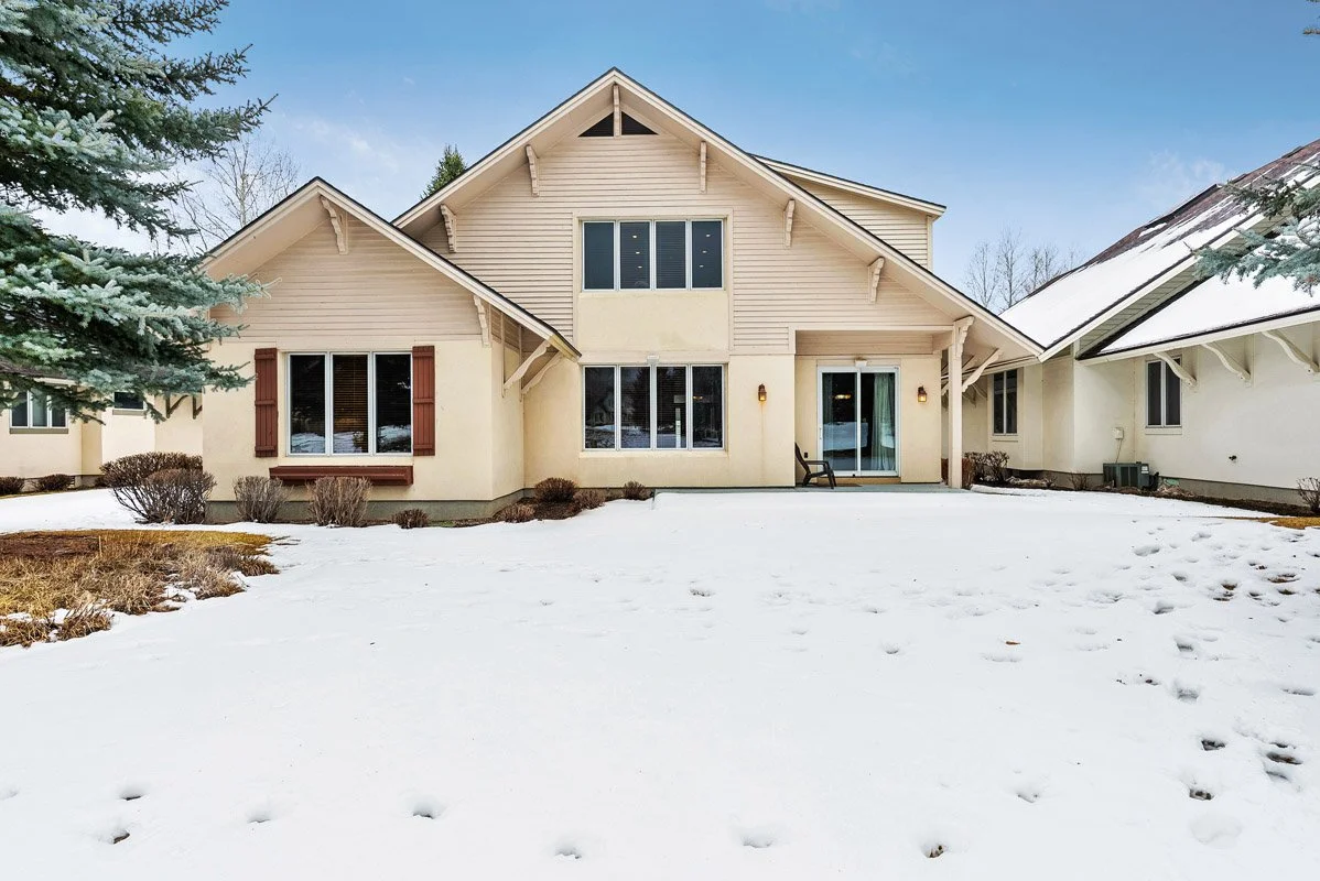 40 - 5 East Village Circle.jpg