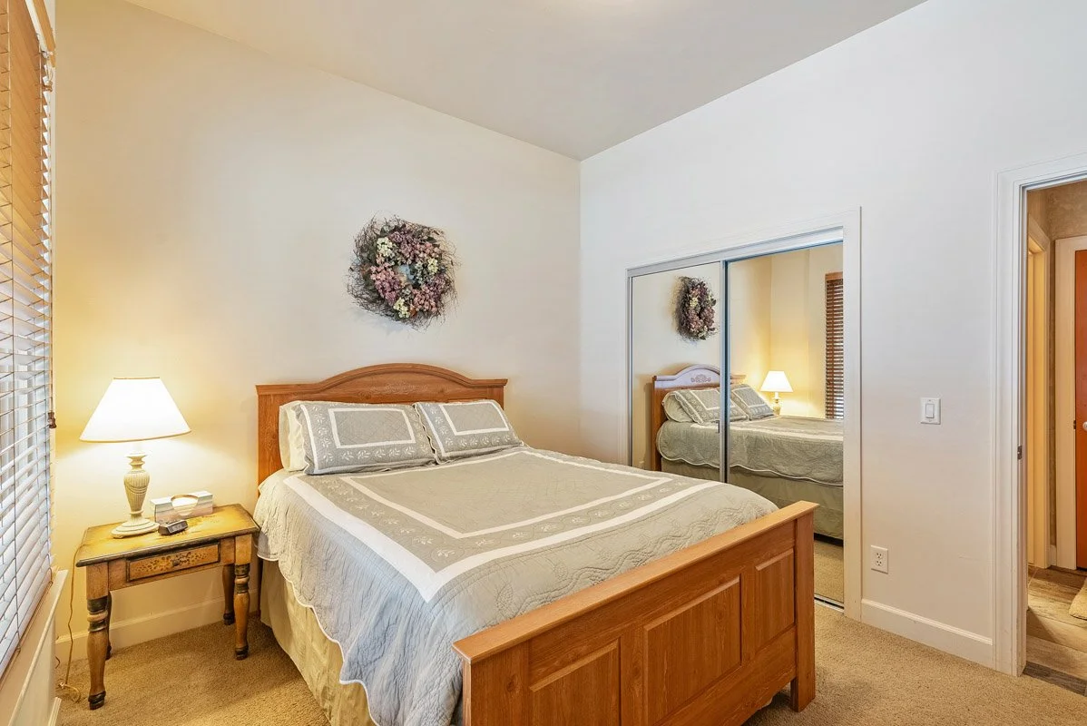 22 - 5 East Village Circle.jpg