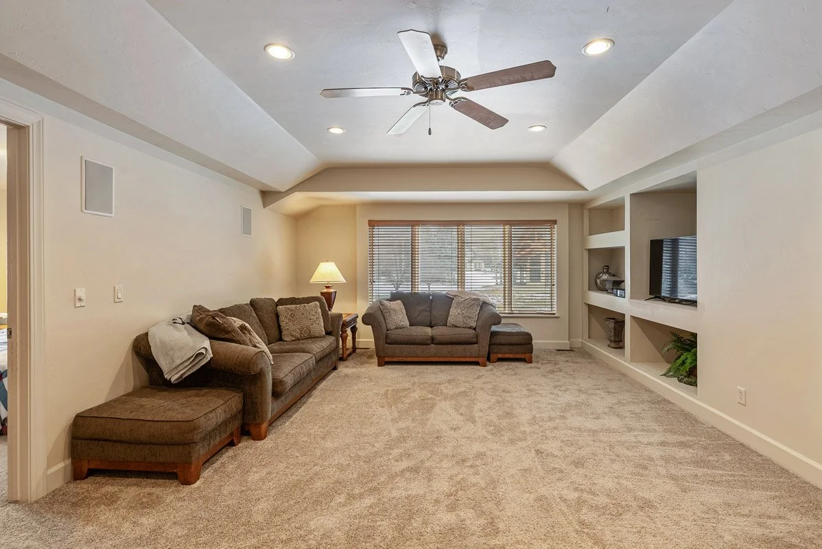 29 - 5 East Village Circle.jpg