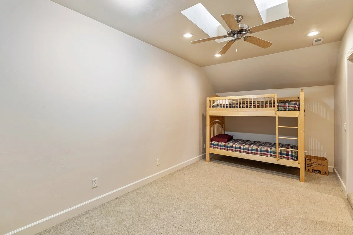 37 - 5 East Village Circle.jpg