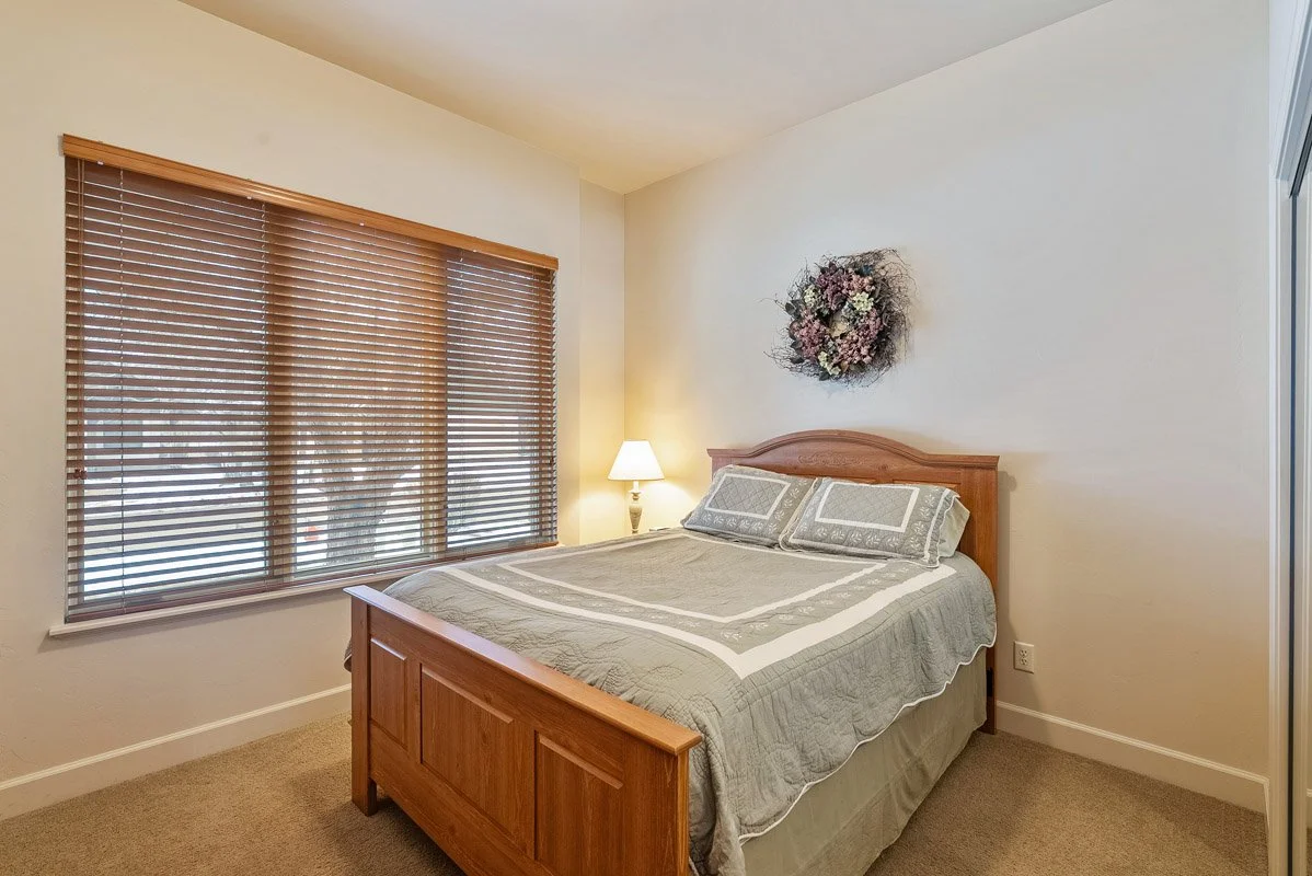 21 - 5 East Village Circle.jpg