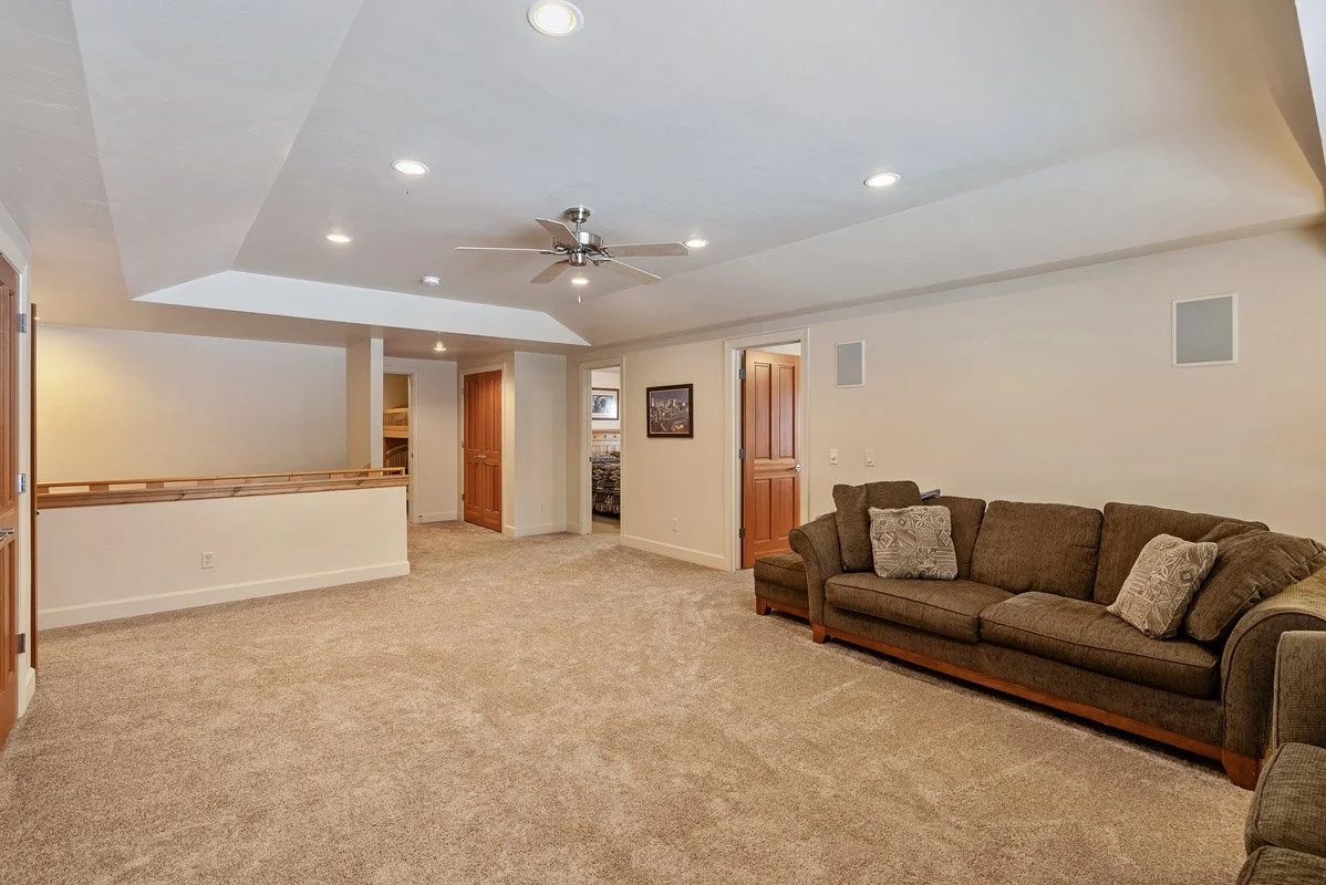 31 - 5 East Village Circle.jpg