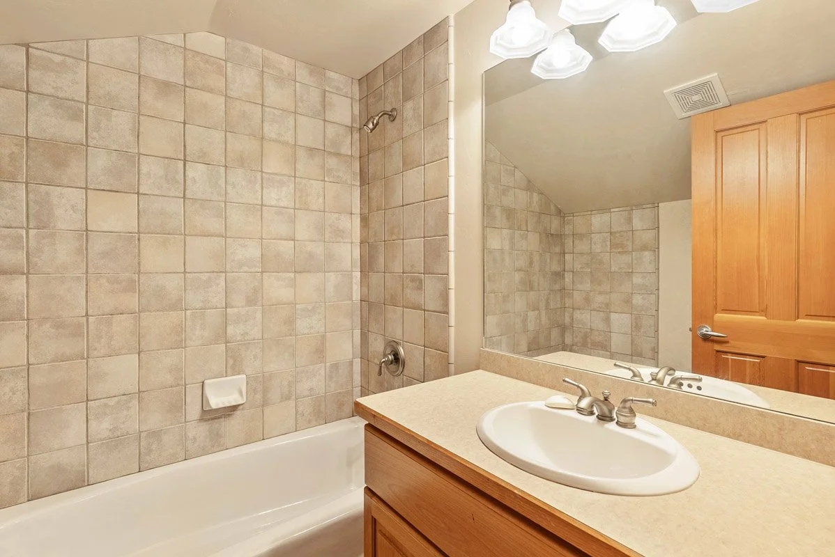 32 - 5 East Village Circle.jpg