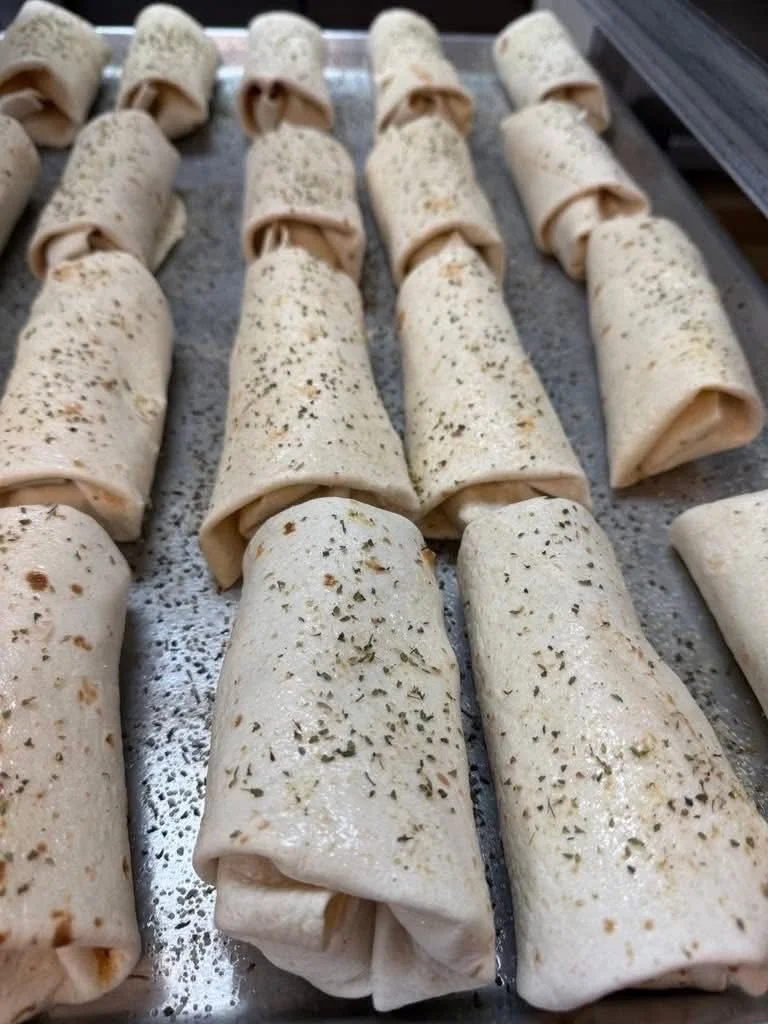 Cheesy Garlic Roll.jpg