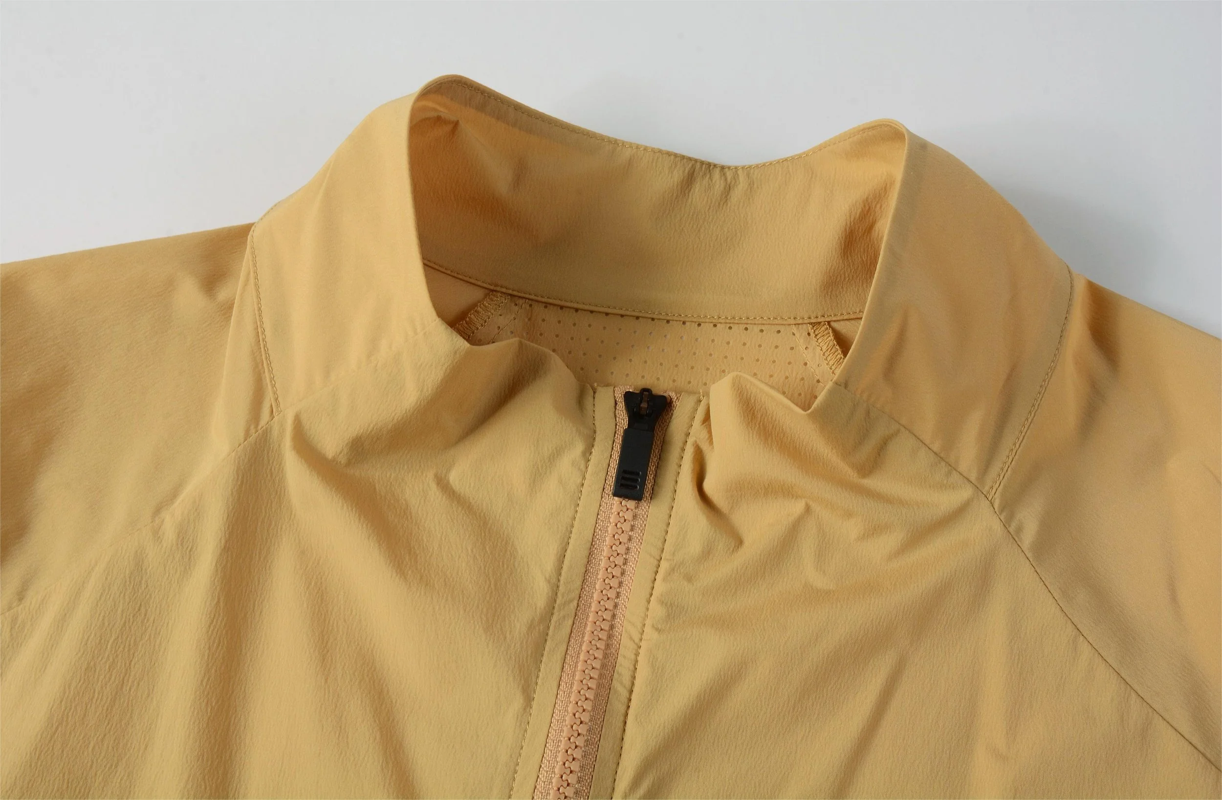 mens-wind-jacket-cl-1-full-illumination-ashen_06.jpg