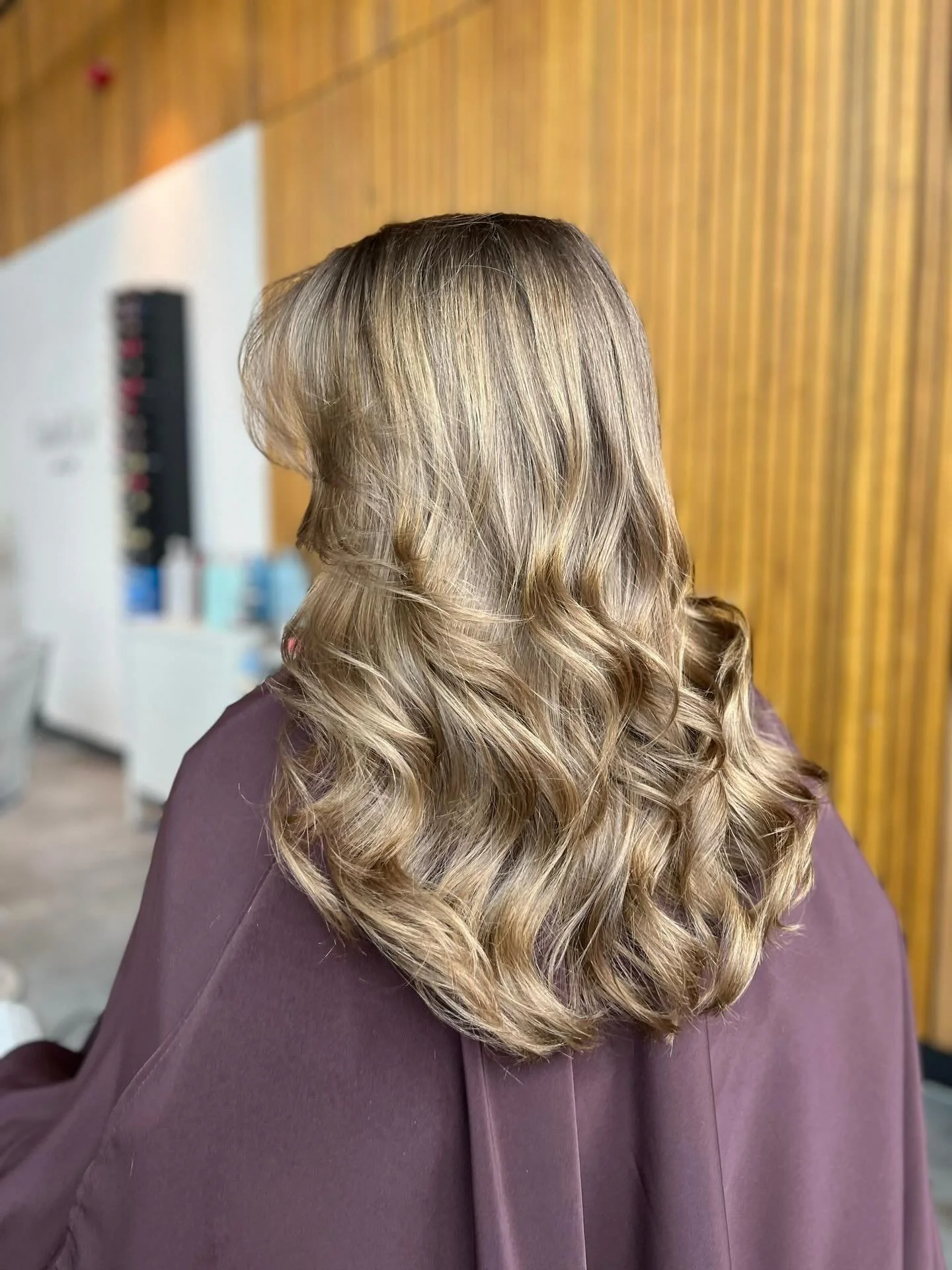 Where every cut is crafted with precision and every style inspires confidence. 

#kappermeerstad #kappergroningen #meerstad #salongroningen #hairstylist