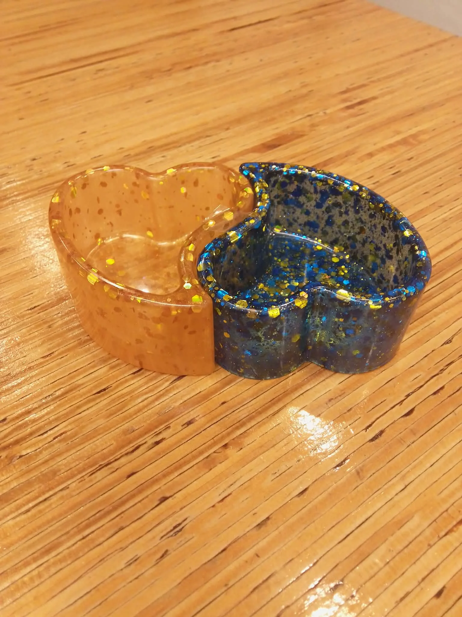 No. 20 - Resin Hearts (2 piece)