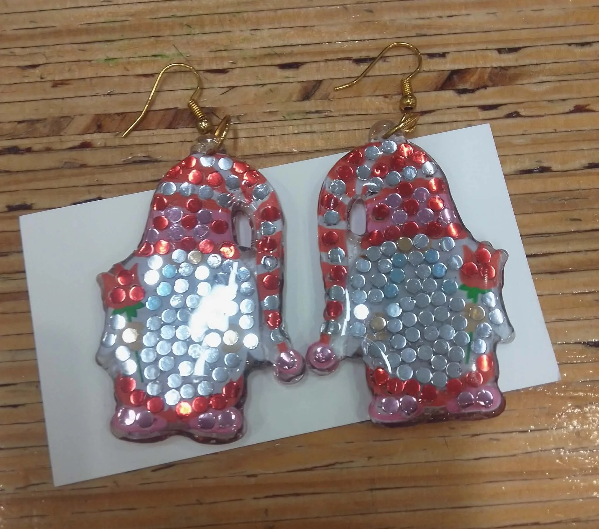 No. 92 - Gnome Holding Flower Diamond Art Earrings