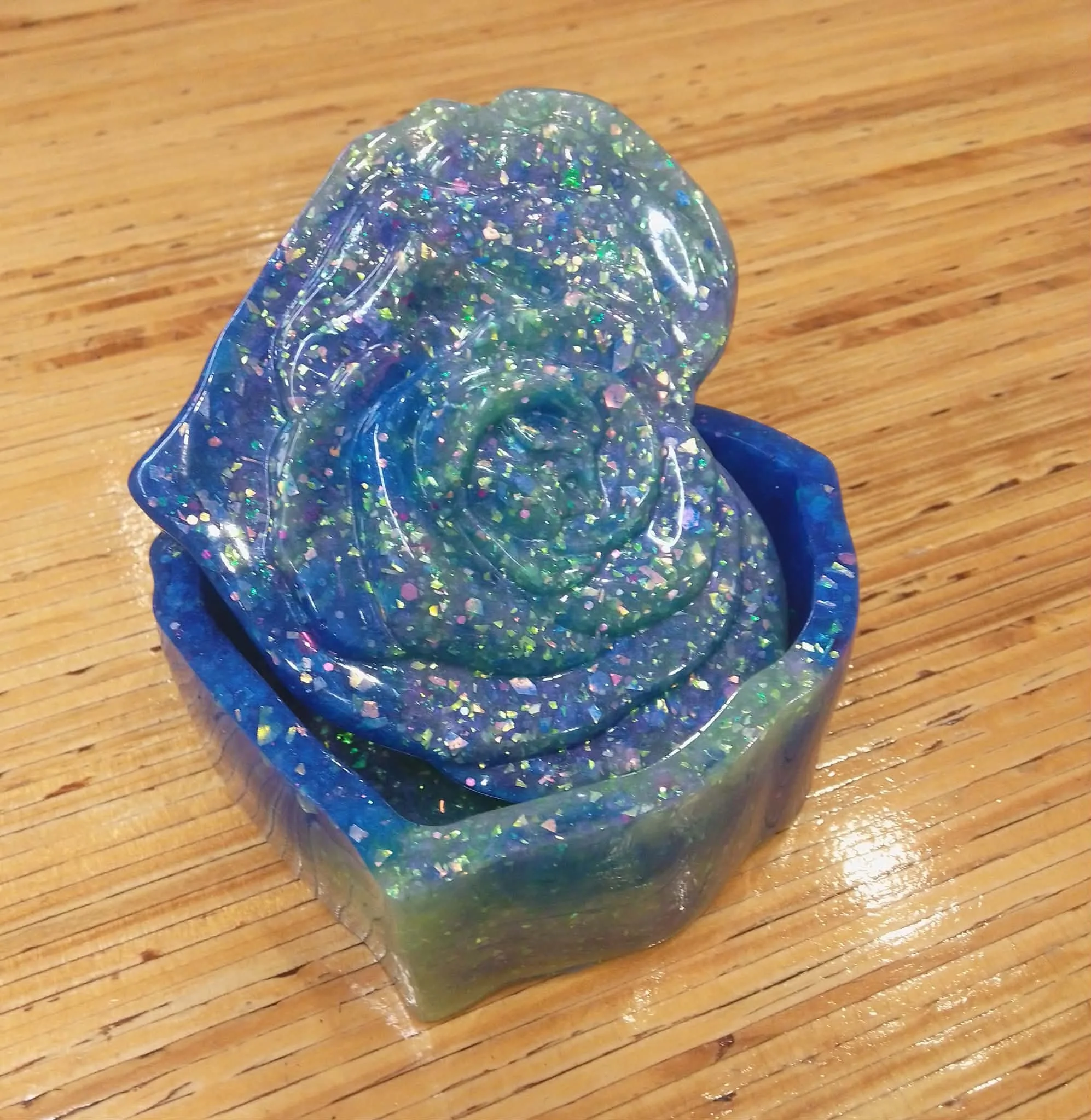 No. 70 - Resin Heart Trinket Box