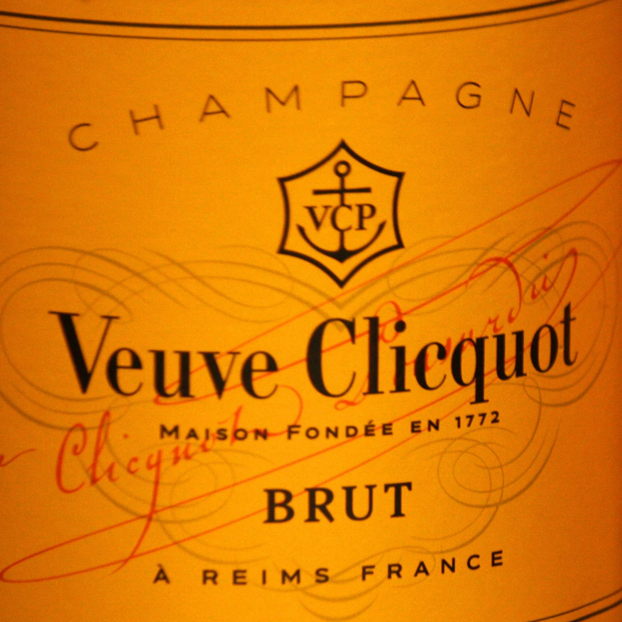 shutterstock_veuve.jpg