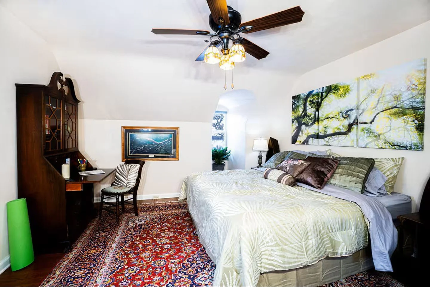 king bedroom.jpg