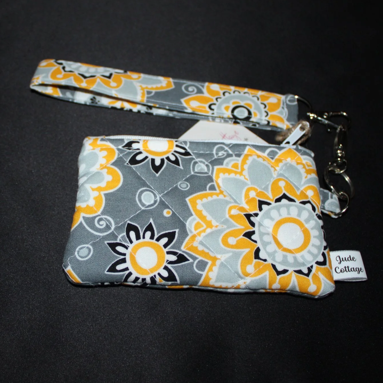 Medallion Keychain Wallet Set