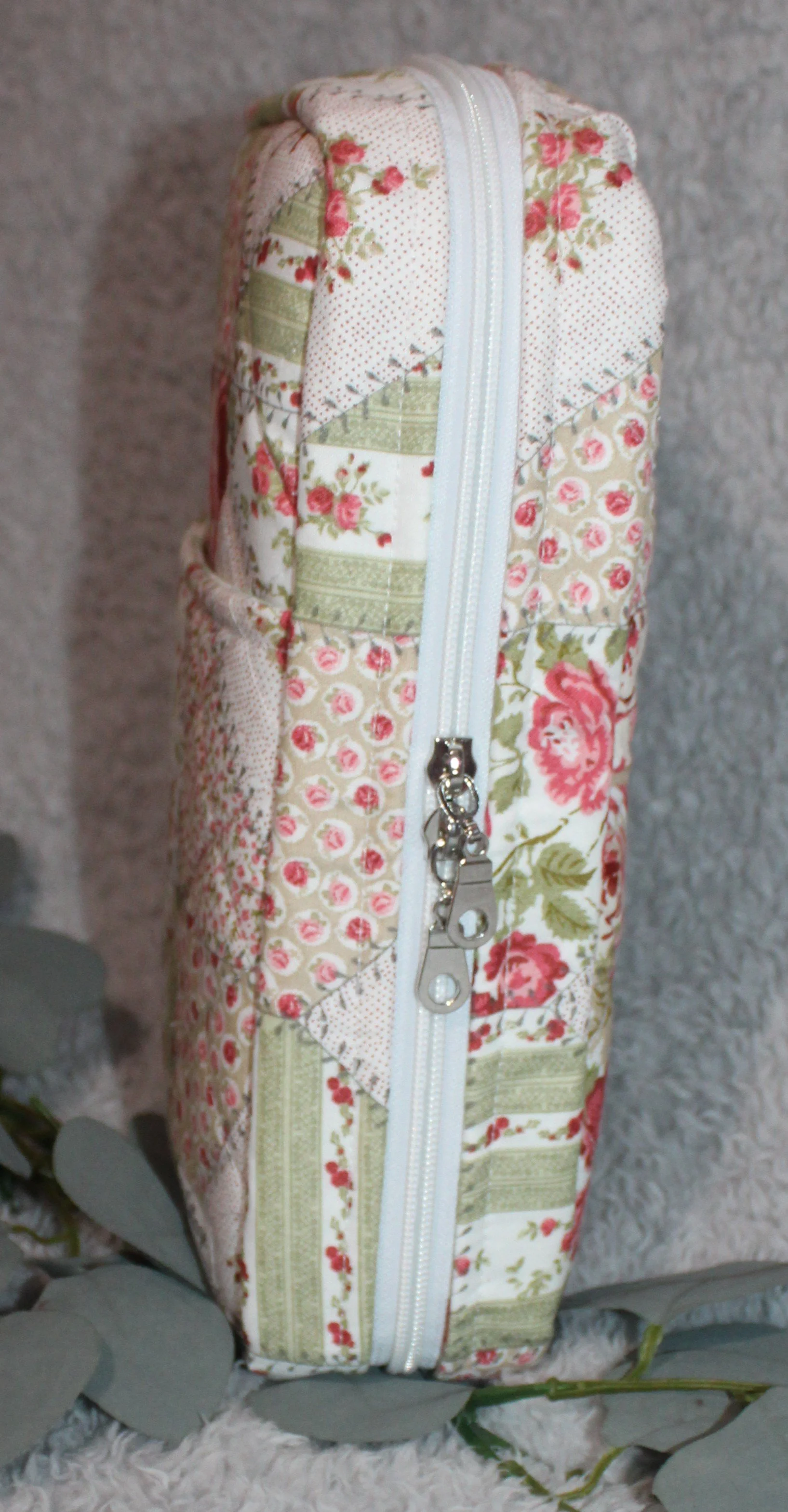 Side view of the Charity Bible case featuring the double zip feature.