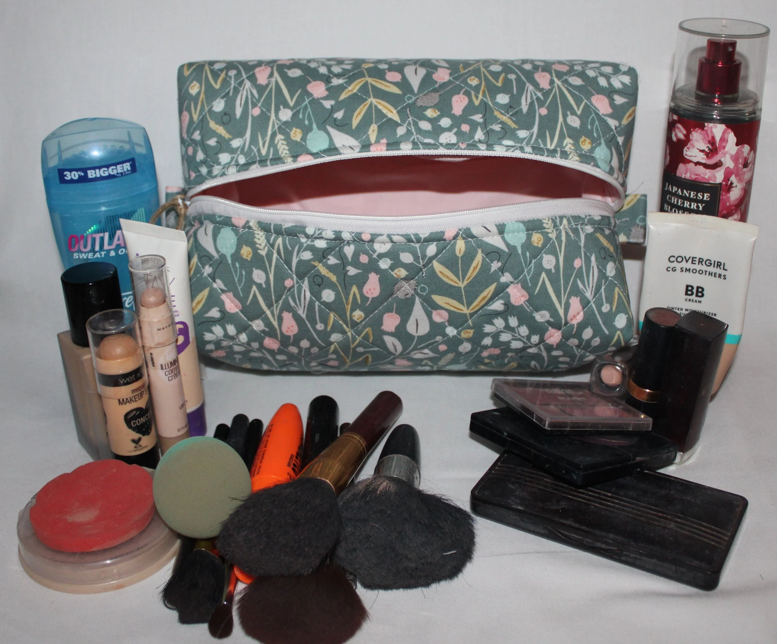 Meadow Breeze Small Travel Pouch