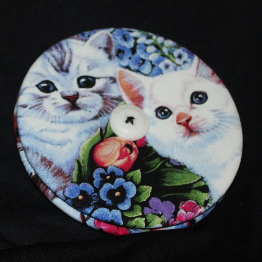 Front view of the Kitty Love Card Holder featuring an assortment of cats and floral accents.
