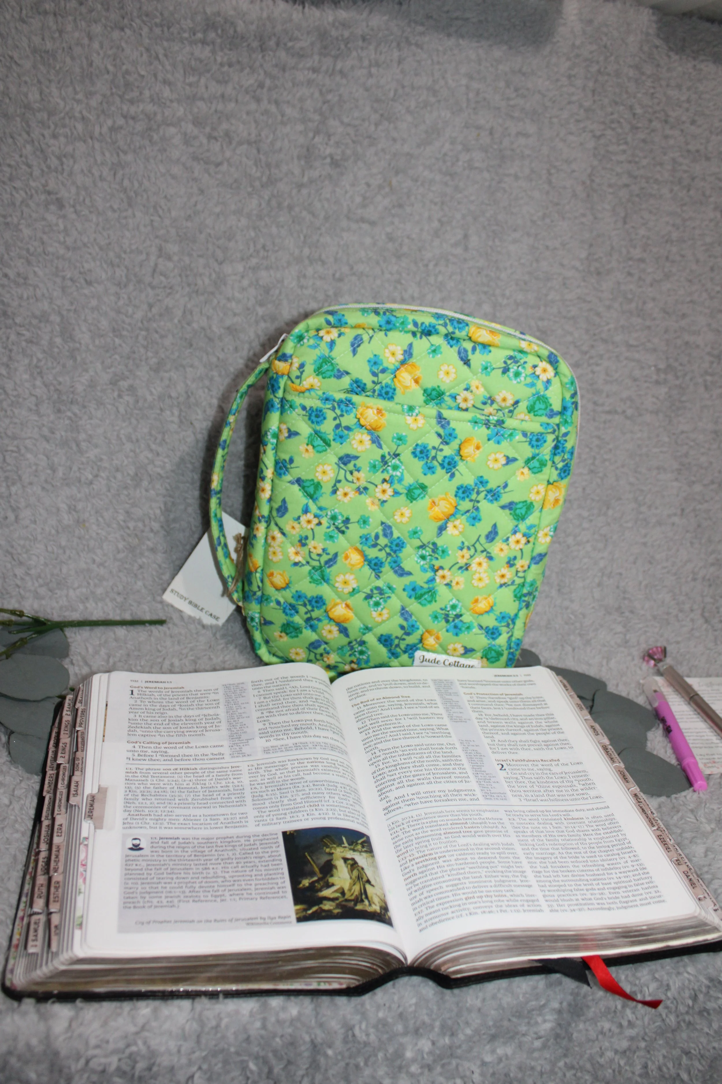 Suzanne Study Bible Case