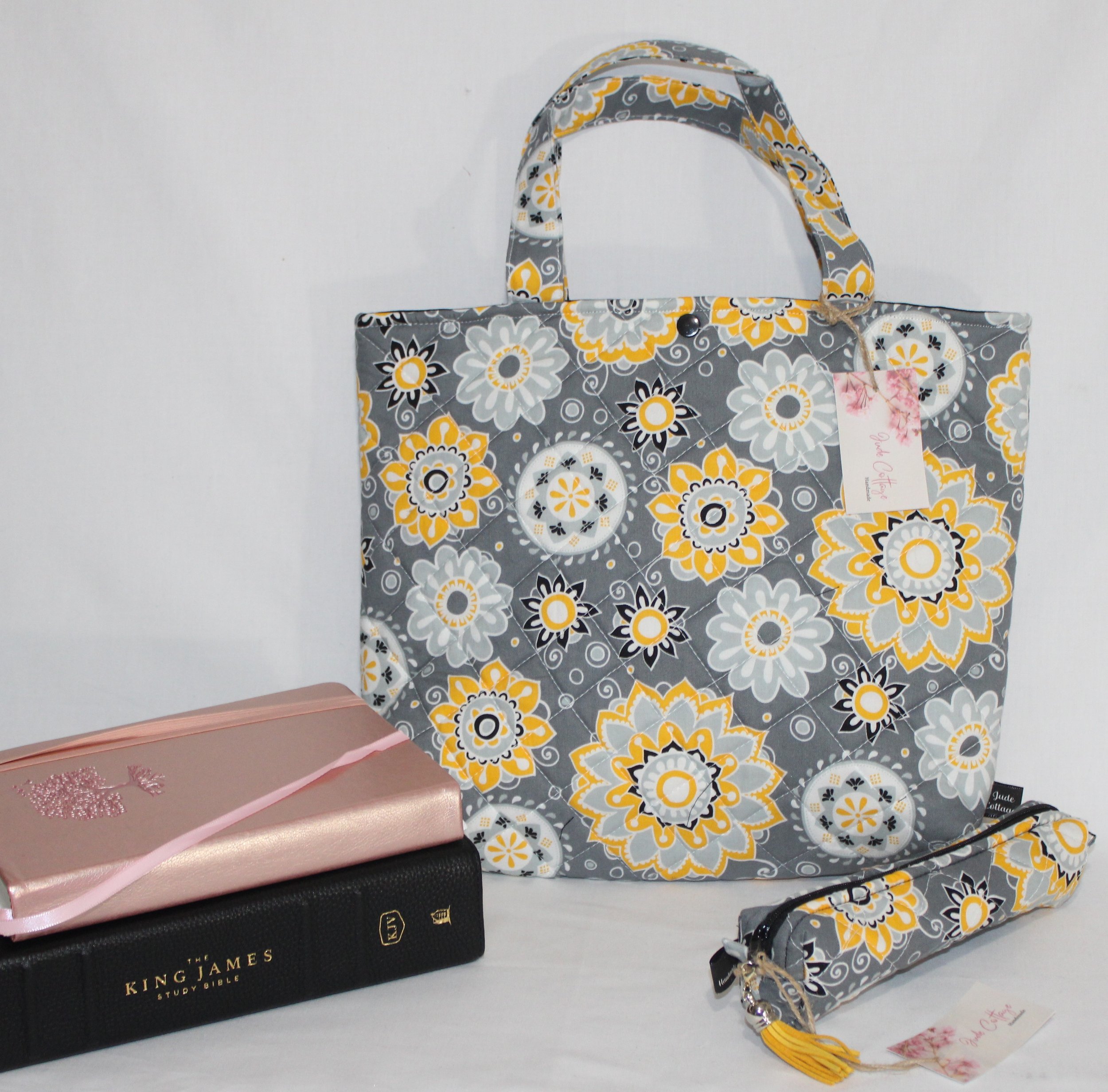 Medallion Bible Sleeve