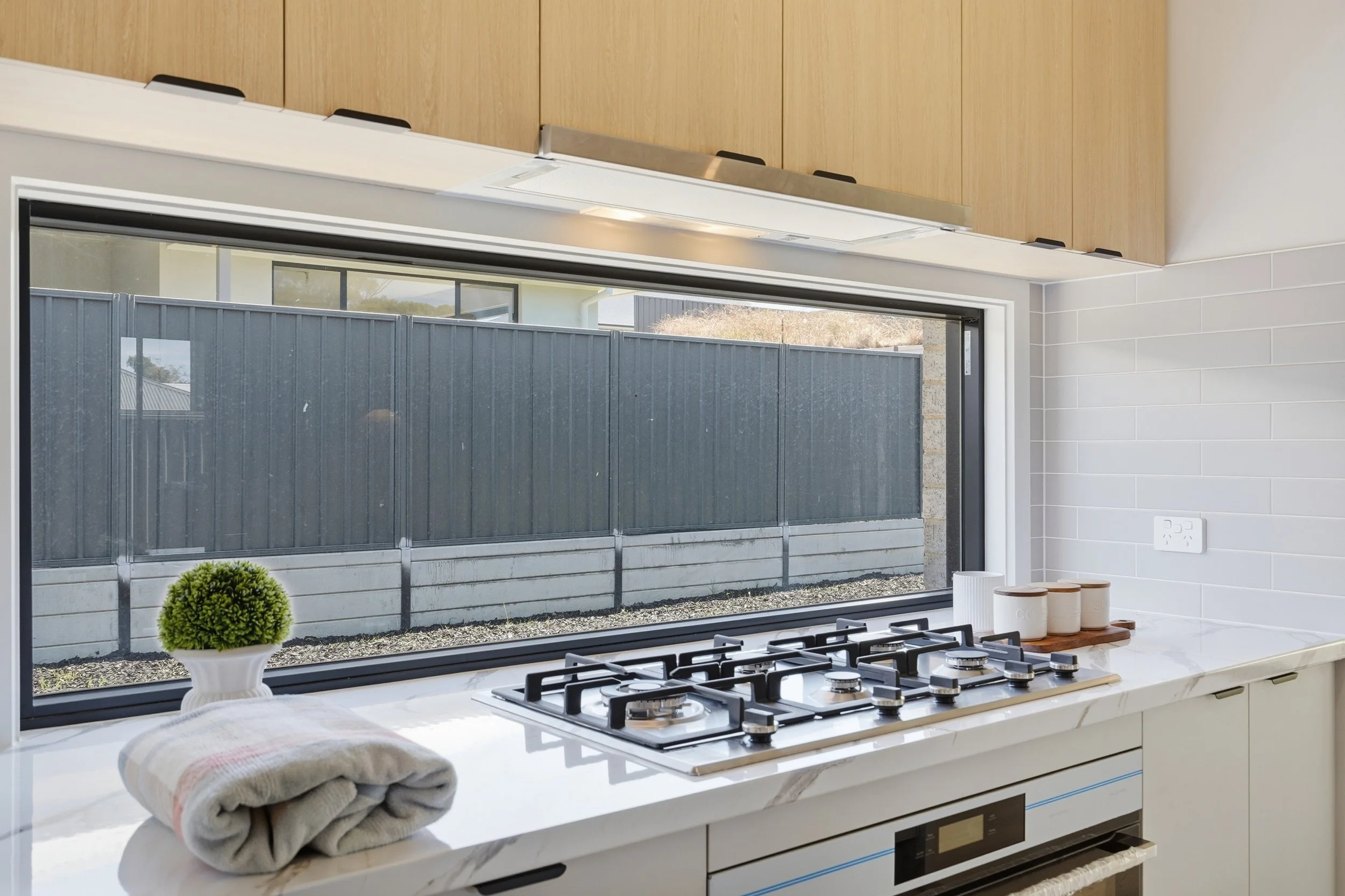 11 Kitchen 5.jpg