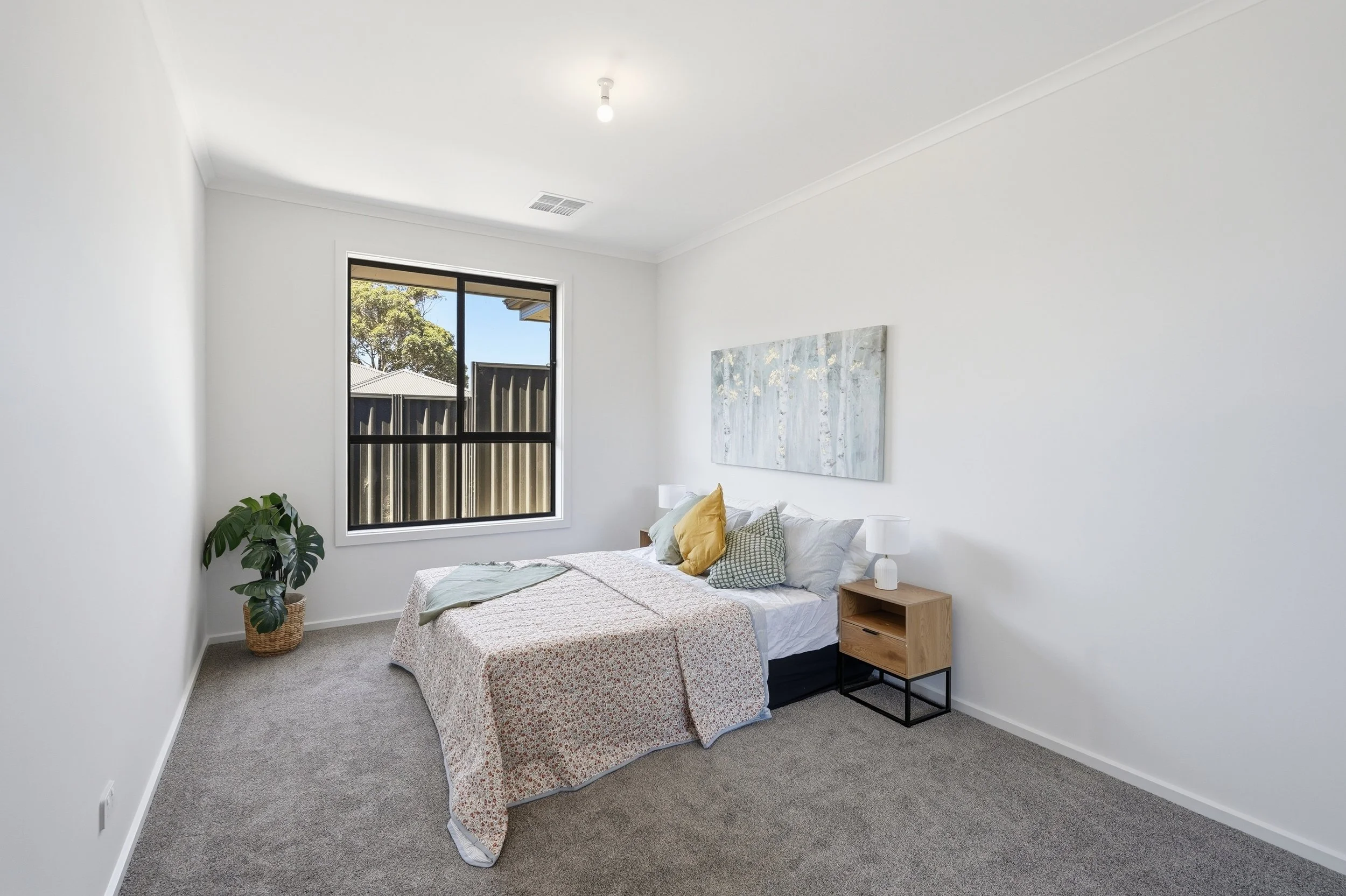 8 Bedroom 2.jpg